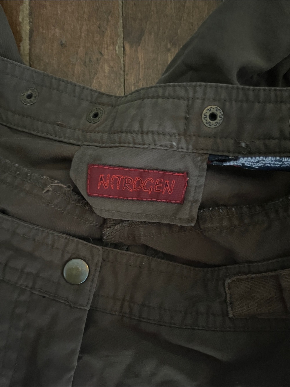 Women’s Olive Cargo Capris with Elastic Cuffs - Picture 5 of 6